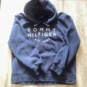 Tommy Hilfiger New York Est. 1985 Graphic Hoodie, Size Large